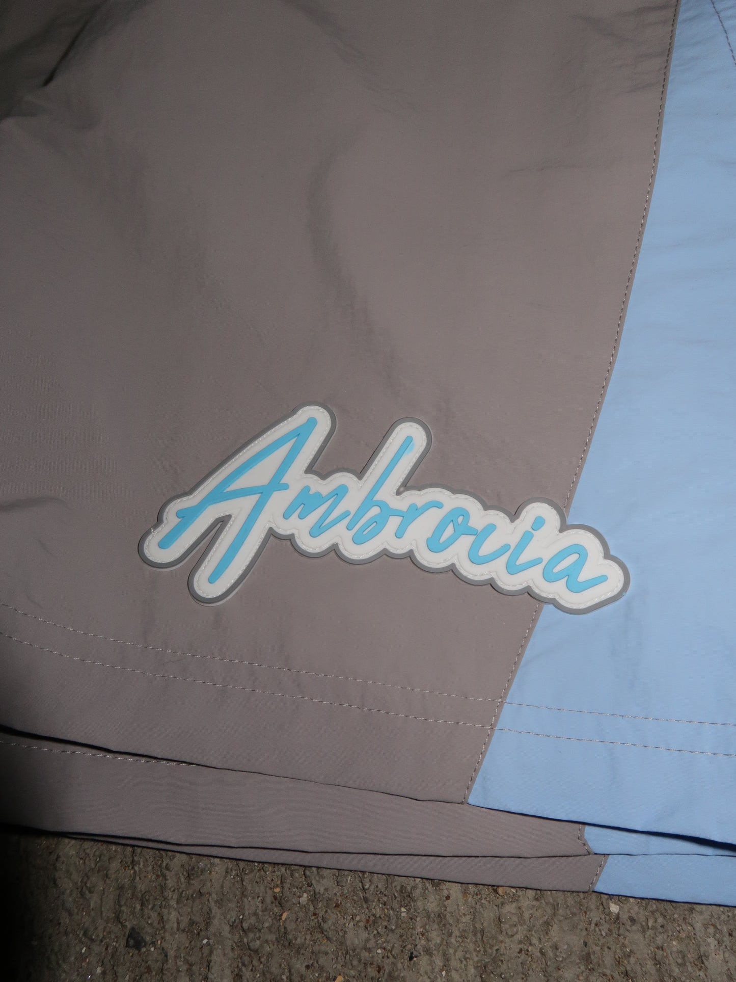 PANEL WINDBREAKER SHORTS
